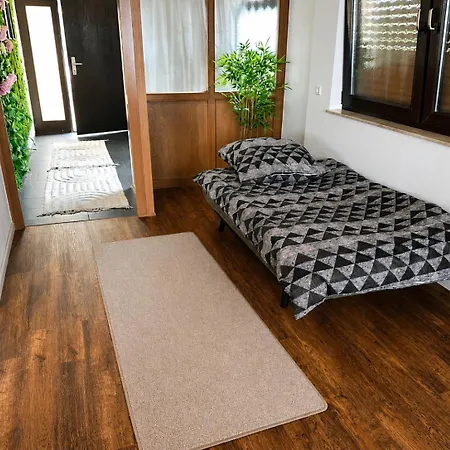 Апартаменты Kamo Panorama Schwarzwald - Privater Eingang & 2 Kostenlose Parkplaetze, Bis Zu 5 Personen *