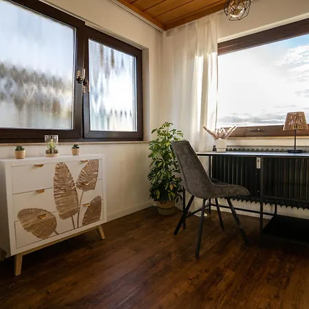 Апартаменты Kamo Panorama Schwarzwald - Privater Eingang & 2 Kostenlose Parkplaetze, Bis Zu 5 Personen